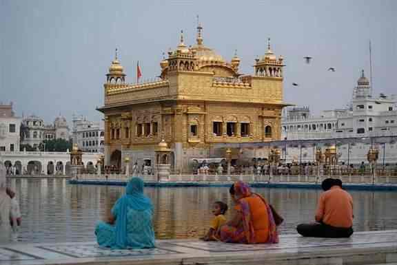 Golden_Temple_of_Amritsar,_Punjab,_India_20190108192413