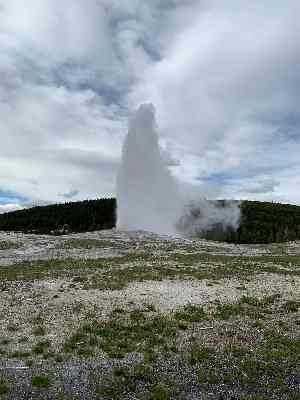 Yellowstone-Old Faithful (002)