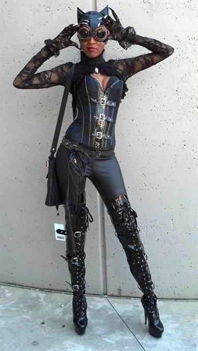 Steampunk Catwoman costume by cosplayer DarkAkida. Comic Book Steampunk costume